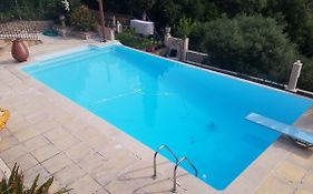 Studio avec piscine dans mas provençal